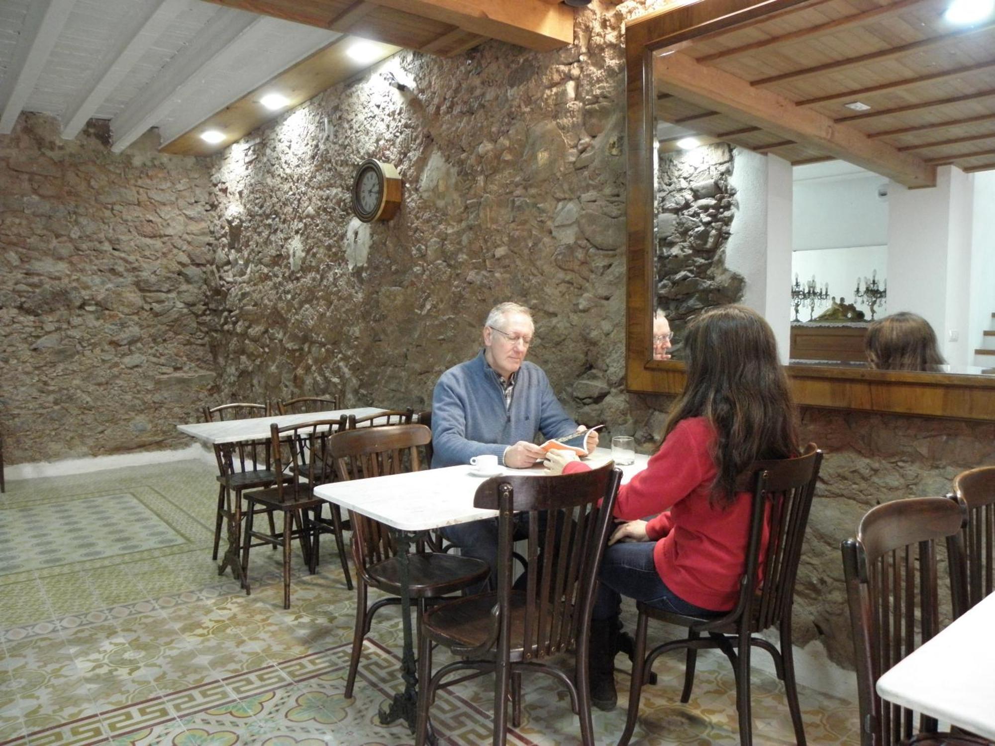 Hostal Cal Pla Sant Llorenc Savall Exterior photo
